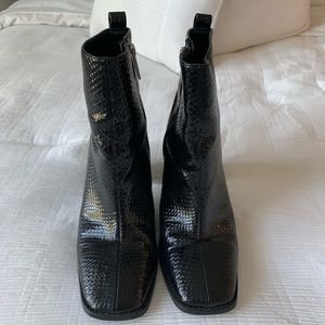 Aldo Black Snake Boots Size 8